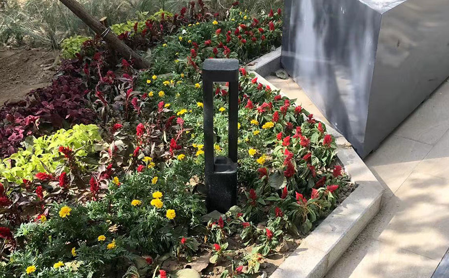 口袋公園，草坪燈